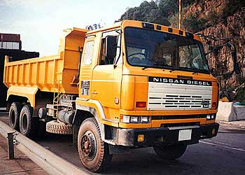 Dump truck